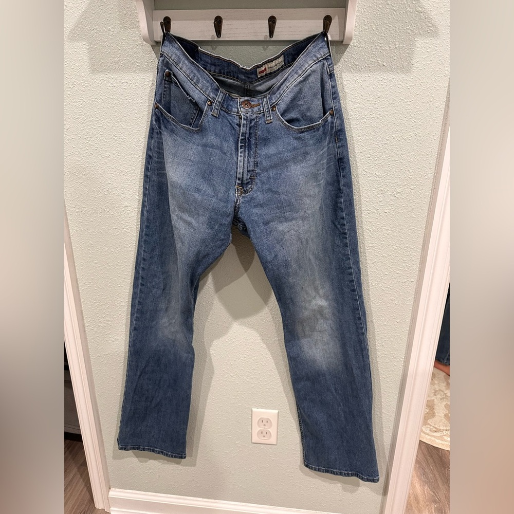 Wrangler Men's Relaxed Fit Blue Jeans